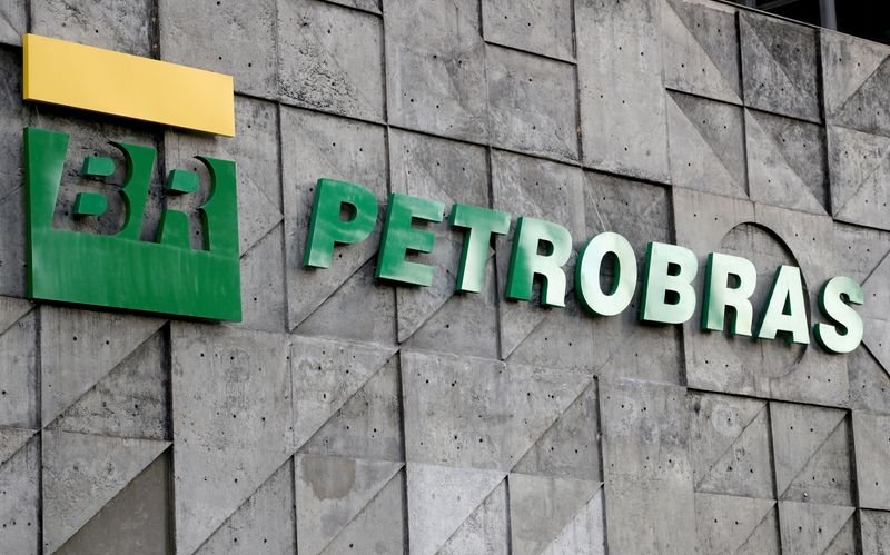 Petrobras vende fatia em campo terrestre Rabo Branco para Petrom por US$1,5 mi Petrobras vende fatia em campo terrestre Rabo Branco para Petrom por US$1,5 mi