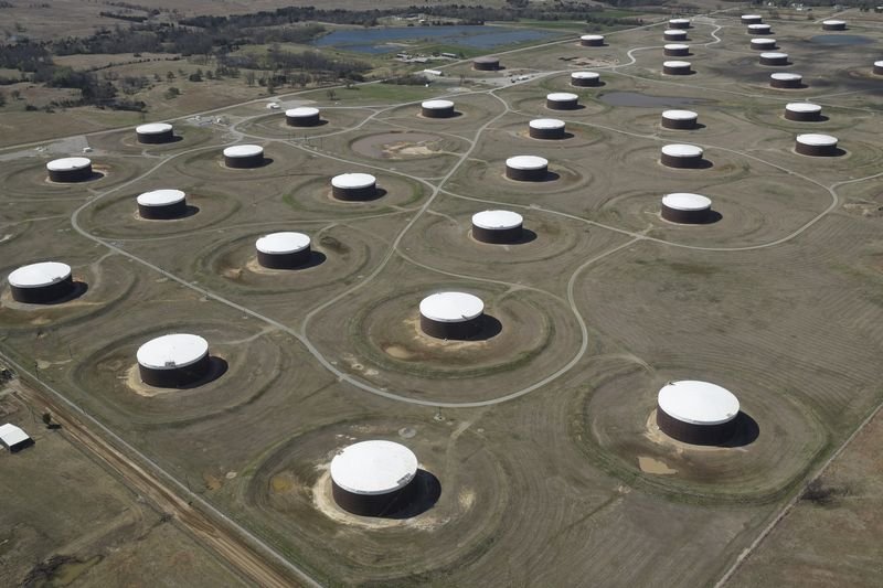 Estoques de petróleo dos EUA avançam pela primeira vez desde maio com aumento de importação, diz AIE Estoques de petróleo dos EUA avançam pela primeira vez desde maio com aumento de importação, diz AIE