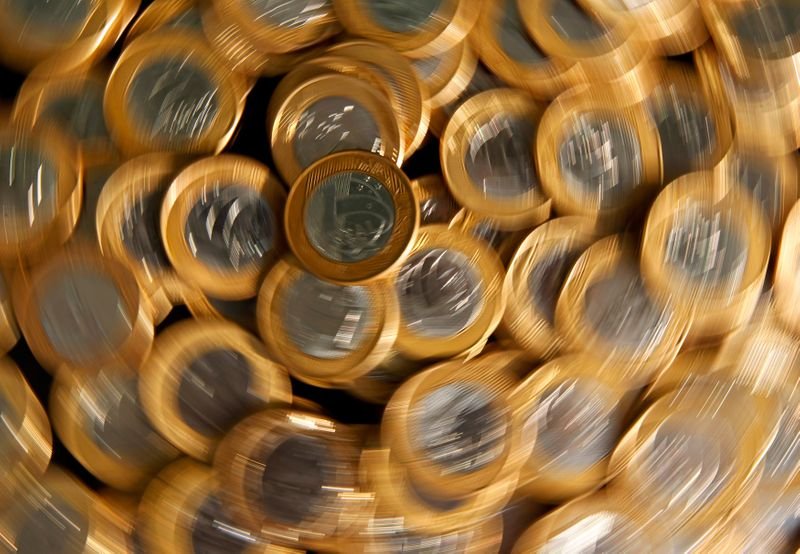 Déficit do governo central vem acima do esperado em junho, a R$73,553 bi Déficit do governo central vem acima do esperado em junho, a R$73,553 bi