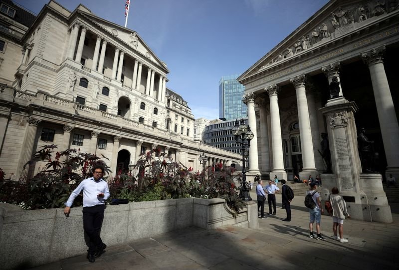 Ações europeias sobem pelo 3° pregão seguido; comentários do BC britânico pressionam FTSE 100 Ações europeias sobem pelo 3° pregão seguido; comentários do BC britânico pressionam FTSE 100