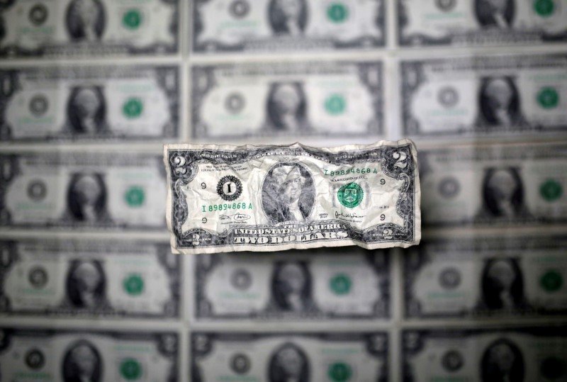 Instituições financeiras elevam projeções para dólar com insegurança fiscal Instituições financeiras elevam projeções para dólar com insegurança fiscal