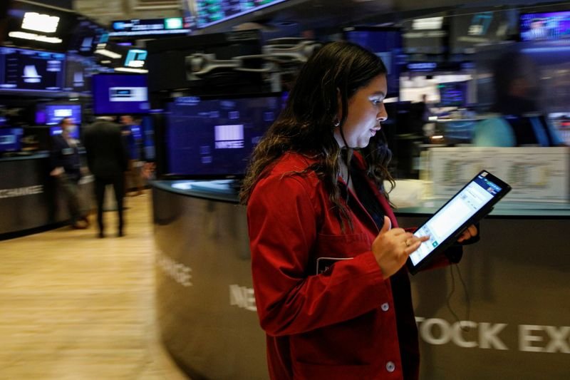 Futuros do S&P 500 e do Dow Jones batem recordes com foco em balanços de tecnologia Futuros do S&P 500 e do Dow Jones batem recordes com foco em balanços de tecnologia