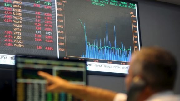 Ibovespa tem queda na abertura em sessão sem suporte de NY Ibovespa tem queda na abertura em sessão sem suporte de NY