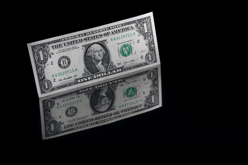 Dólar supera R$5,67 e renova máxima em um mês com exterior arisco Dólar supera R$5,67 e renova máxima em um mês com exterior arisco