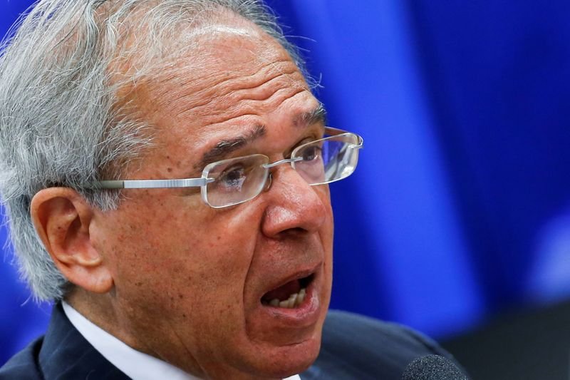 Previsão de que Brasil não vai crescer é equívoco e conversa de maluco, diz Guedes Previsão de que Brasil não vai crescer é equívoco e conversa de maluco, diz Guedes