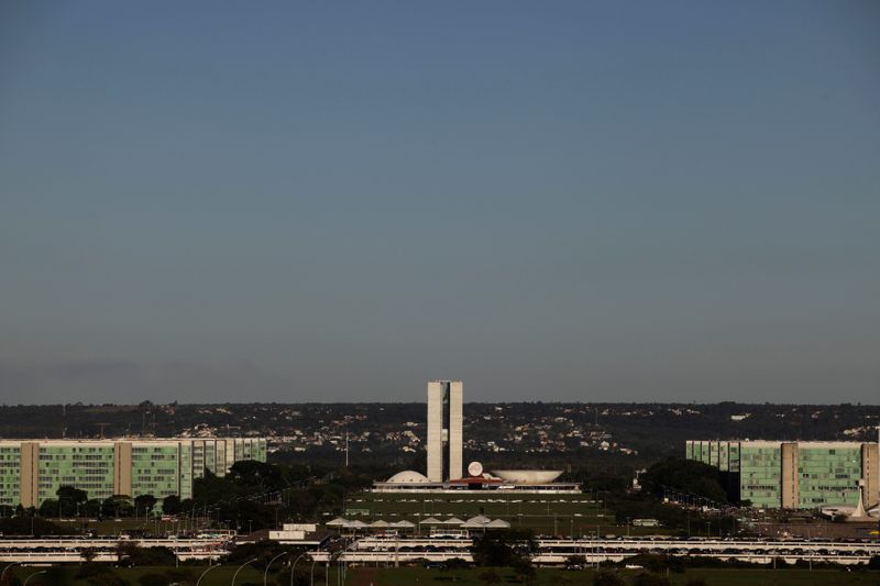 Entorno de Bolsonaro bloqueou reforma administrativa, diz Guedes