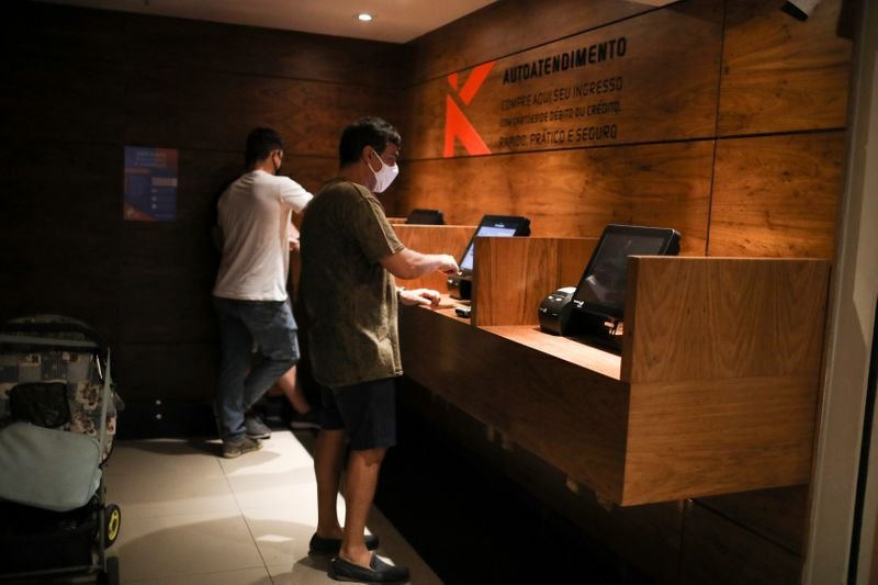 Serviços no Brasil crescem em novembro, mas custos de insumos pesam, indica PMI Serviços no Brasil crescem em novembro, mas custos de insumos pesam, indica PMI