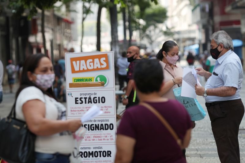 Indicador antecedente de emprego cai à mínima desde abril; expectativa não parece “muito positiva”, diz FGV Indicador antecedente de emprego cai à mínima desde abril; expectativa não parece “muito positiva”, diz FGV