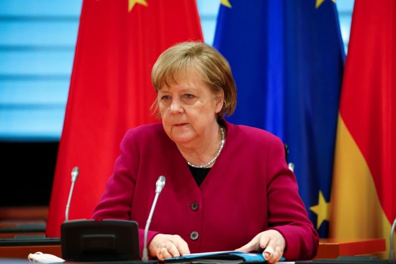 Merkel prevê investimento estatal “gigantesco” na indústria após a pandemia Merkel prevê investimento estatal “gigantesco” na indústria após a pandemia