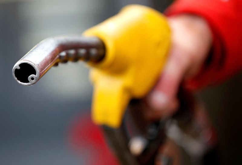 Diesel inicia ano com tendência de alta; gasolina tem queda, apontam levantamentos Diesel inicia ano com tendência de alta; gasolina tem queda, apontam levantamentos