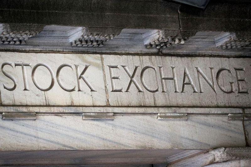 Wall St abre em baixa com Microsoft ofuscando alívio do petróleo Wall St abre em baixa com Microsoft ofuscando alívio do petróleo