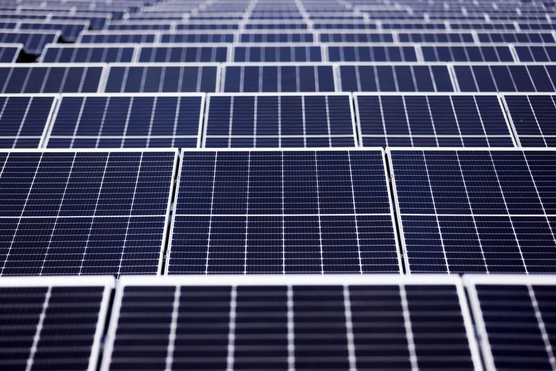 Chinesa SPIC entra em geração solar no Brasil após acordo com Canadian Solar Chinesa SPIC entra em geração solar no Brasil após acordo com Canadian Solar