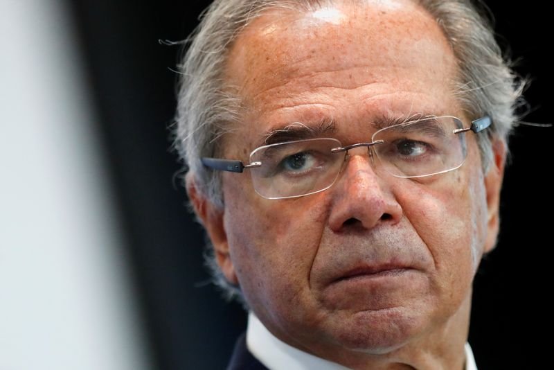 Corte de tributo dá margem para empresário não reajustar preços, não é tabelamento, diz Guedes