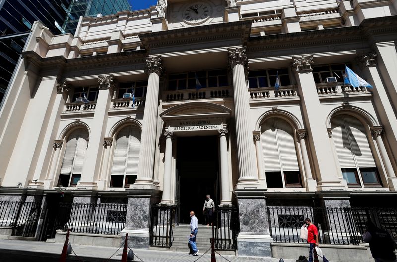 ANÁLISE-Crise econômica da Argentina se intensifica