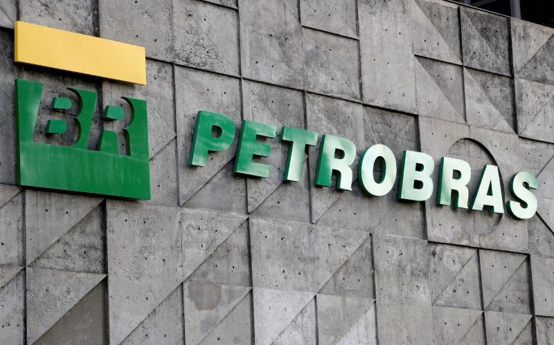 Andrade toma posse como conselheiro e presidente da Petrobras Andrade toma posse como conselheiro e presidente da Petrobras