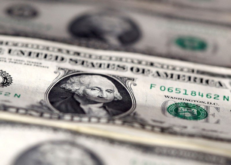 Dólar ganha fôlego ante real com piora externa e receios fiscais Dólar ganha fôlego ante real com piora externa e receios fiscais