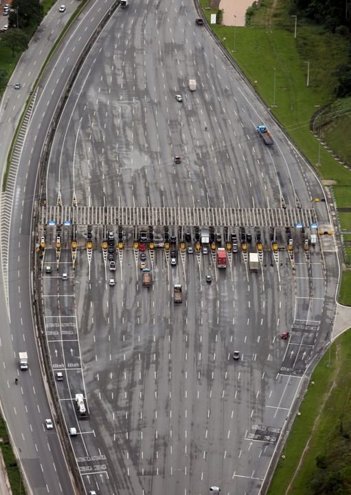 Governo de SP decide segurar reajuste de pedágios de rodovias “neste ano” Governo de SP decide segurar reajuste de pedágios de rodovias “neste ano”