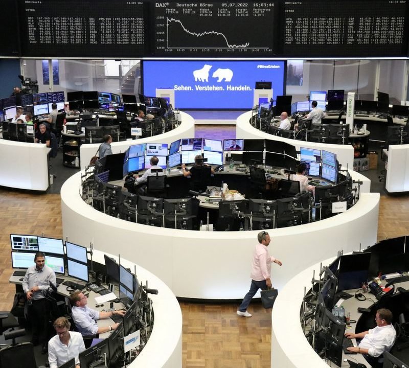 Ações europeias caem com salto nos preços do gás alimentando temores de inflação Ações europeias caem com salto nos preços do gás alimentando temores de inflação