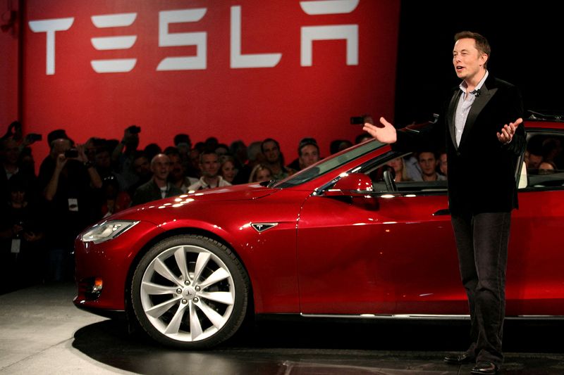 Elon Musk diz que Tesla e SpaceX enfrentam inflação 'significativa' - ISTOÉ  DINHEIRO