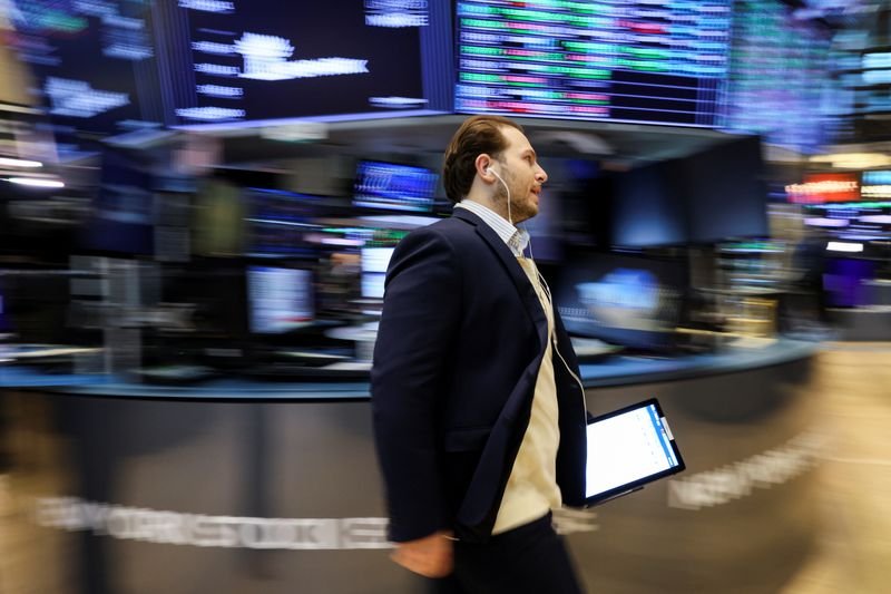 S&P 500 sobe pelo 3° pregão seguido com Tesla na liderança