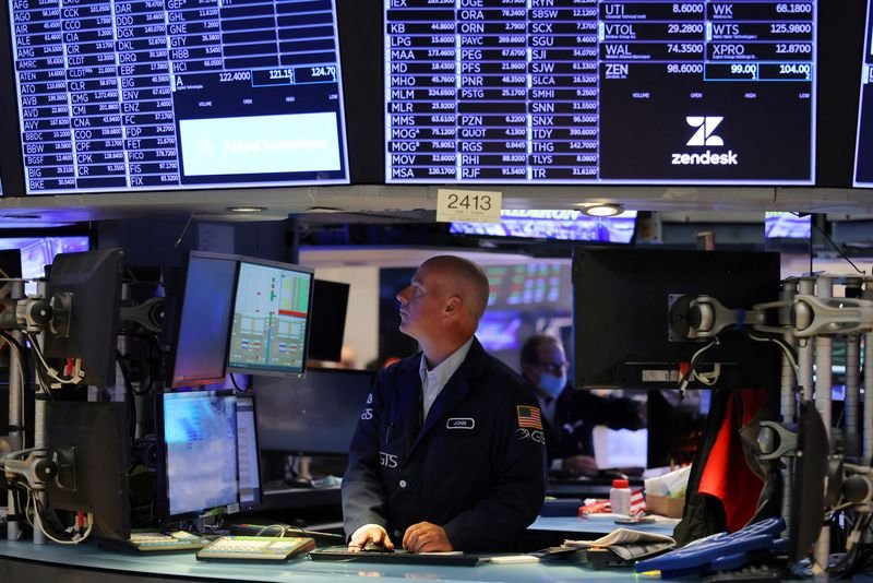 Wall Street fecha sem direção comum; Tesla cai Wall Street fecha sem direção comum; Tesla cai