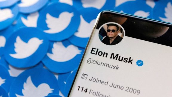 Acionistas do Twitter votam contra reeleição de aliado de Musk ao conselho