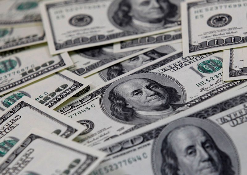 Dólar cai 1,23% e vai a R$4,7619, mínima em mais de um mês, sob pressão externa