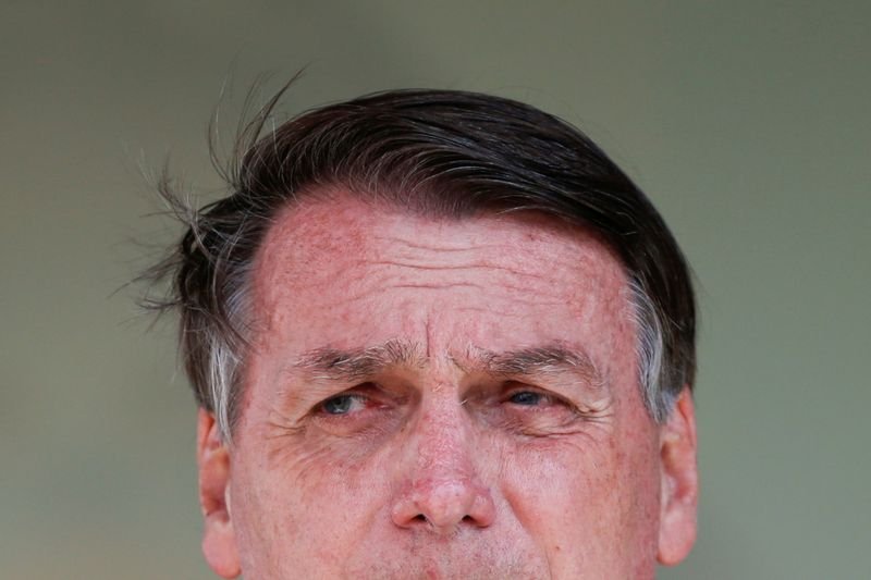Só Deus me tira da cadeira presidencial, diz Bolsonaro Só Deus me tira da cadeira presidencial, diz Bolsonaro