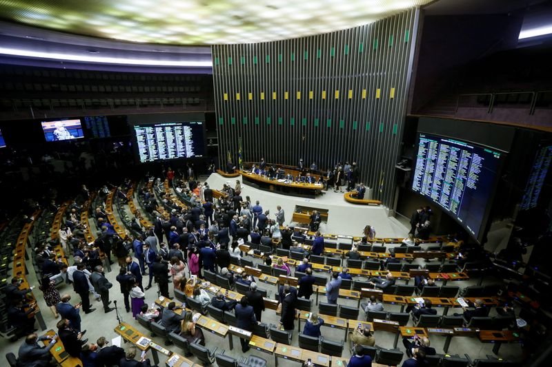 Comissão deixa votação da reforma administrativa para 3ª-feira Comissão deixa votação da reforma administrativa para 3ª-feira