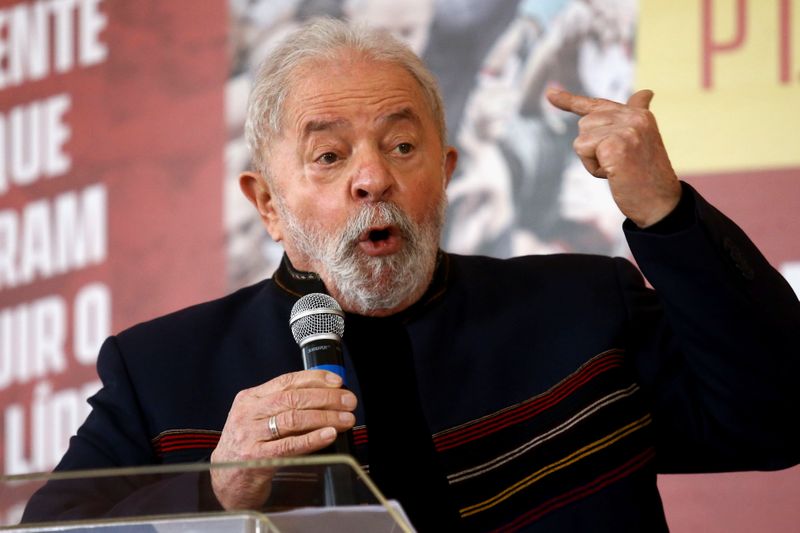 Lula diz que Petrobras eleva preço de combustível para pagar acionista nos EUA - ISTOÉ DINHEIRO