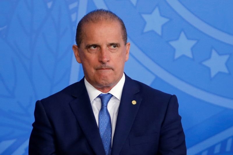 Oposição quer convocar Onyx à CPI após fala sobre irmãos Miranda; ministro diz que vai Oposição quer convocar Onyx à CPI após fala sobre irmãos Miranda; ministro diz que vai