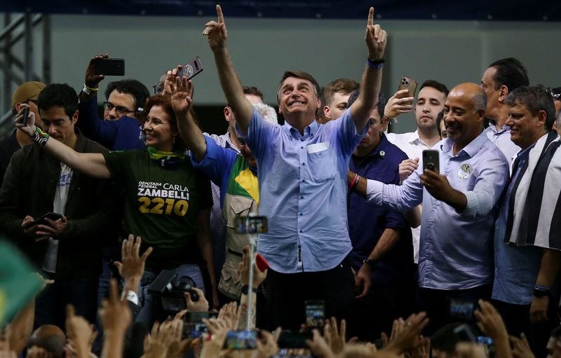 Bolsonaro indica que aceitará resultado se não for reeleito