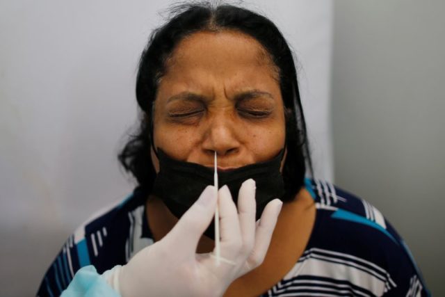 Brasil registra 26.386 novos casos de Covid e mais 229 mortes, diz ministério