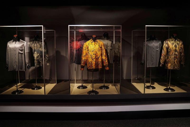 Camisas famosas de Mandela vão a leilão para financiar Jardim da Liberdade Camisas famosas de Mandela vão a leilão para financiar Jardim da Liberdade