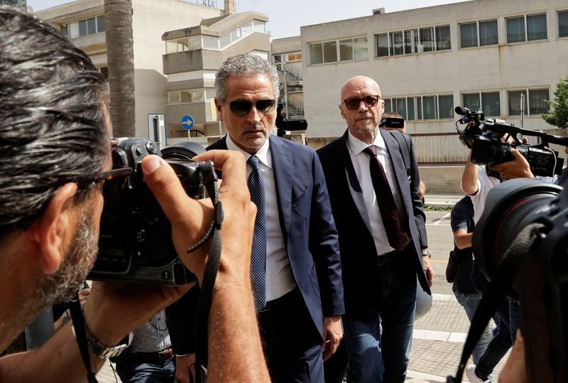 Vencedor do Oscar Paul Haggis tem prisão domiciliar revogada na Itália, diz advogado Vencedor do Oscar Paul Haggis tem prisão domiciliar revogada na Itália, diz advogado