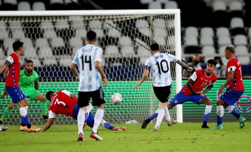 Messi marca de falta mas Argentina empata com Chile por 1 x 1 Messi marca de falta mas Argentina empata com Chile por 1 x 1