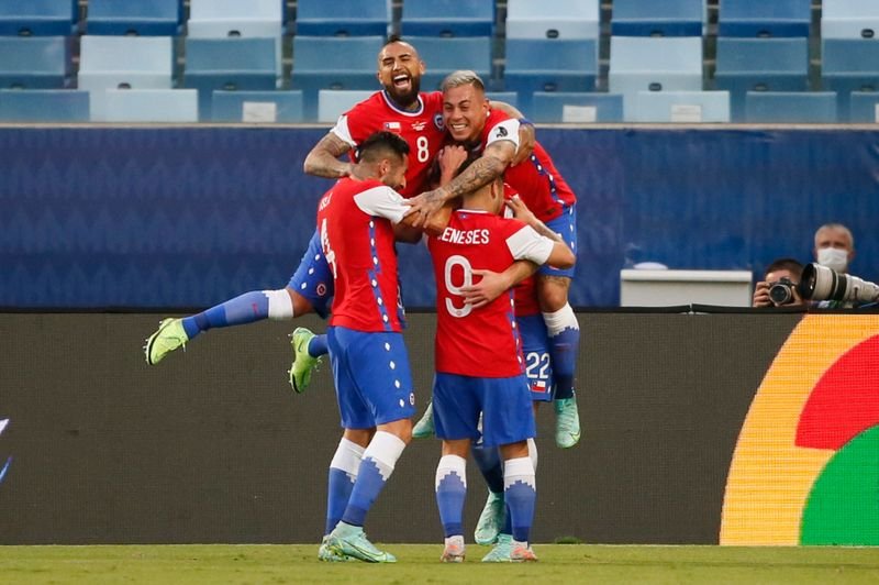 Seleção chilena reconhece violação sanitária de delegação na Copa América Seleção chilena reconhece violação sanitária de delegação na Copa América