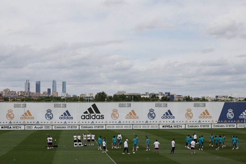Bola da final da Liga dos Campeões será leiloada para agência da ONU para refugiados Bola da final da Liga dos Campeões será leiloada para agência da ONU para refugiados