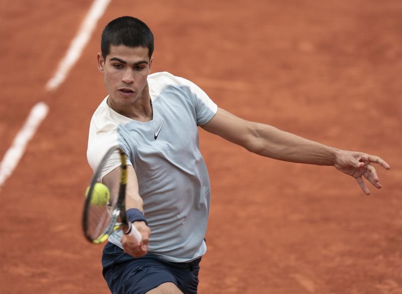 Alcaraz sobrevive a match point para vencer Ramos-Viñolas em Roland Garros Alcaraz sobrevive a match point para vencer Ramos-Viñolas em Roland Garros