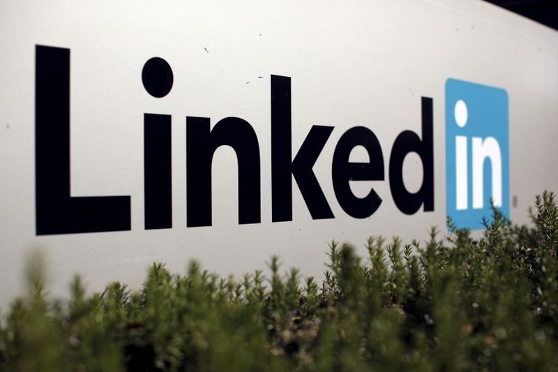 LinkedIn deve enfrentar ação judicial restrita nos EUA sobre cobrança a anunciantes LinkedIn deve enfrentar ação judicial restrita nos EUA sobre cobrança a anunciantes