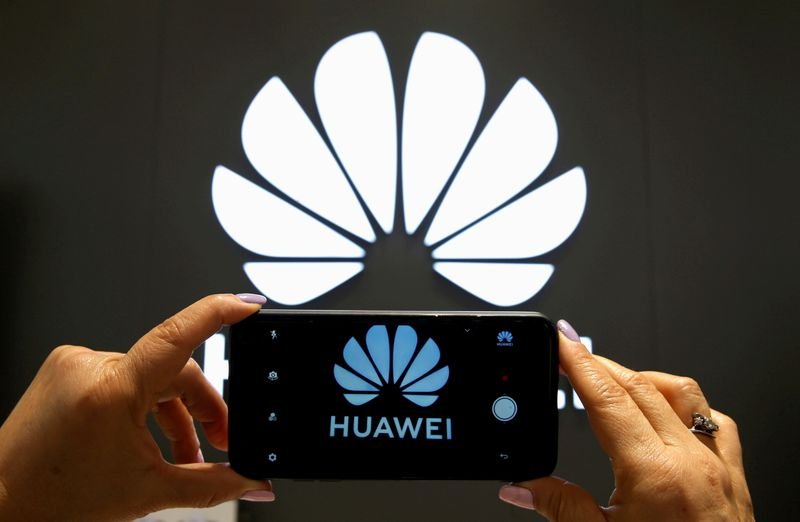 Receitas da Huawei com smartphone devem cair em pelo menos US$30 a US$40 bi em 2021 Receitas da Huawei com smartphone devem cair em pelo menos US$30 a US$40 bi em 2021