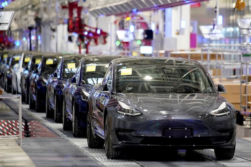Tesla abre novos centros na China para armazenar dados localmente Tesla abre novos centros na China para armazenar dados localmente