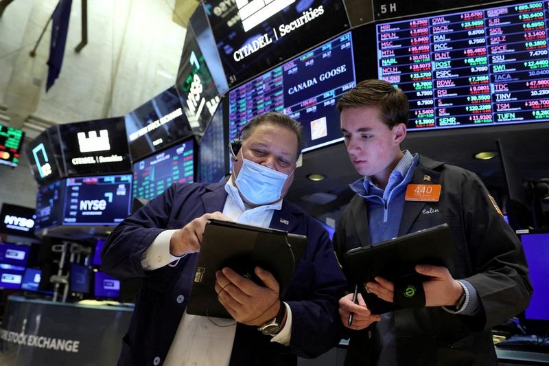 Snap diz que economia se deteriorou rapidamente, reduz previsão e ações despencam Snap diz que economia se deteriorou rapidamente, reduz previsão e ações despencam