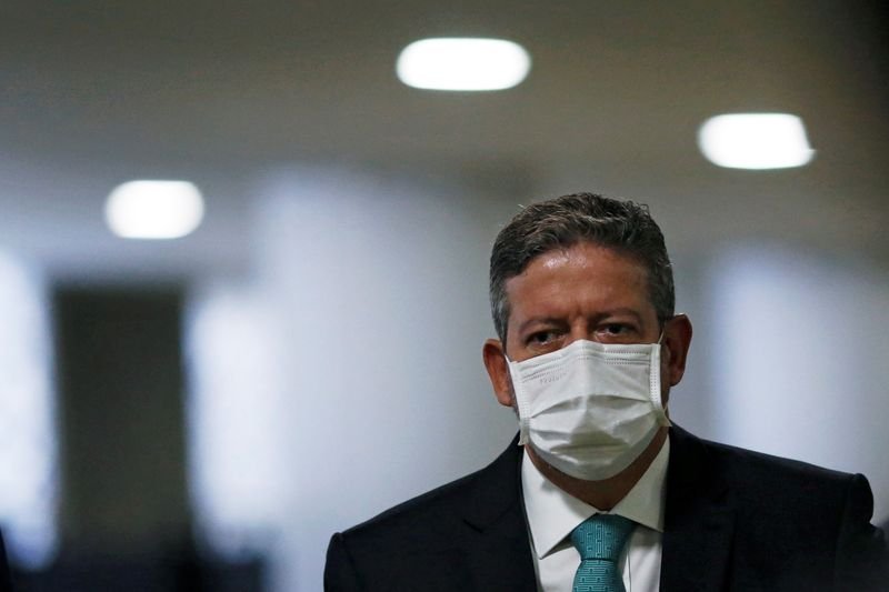 Lira diz que vai discutir com líderes na Câmara “alternativas” sobre preços dos combustíveis Lira diz que vai discutir com líderes na Câmara “alternativas” sobre preços dos combustíveis