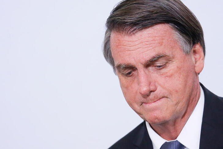 Bolsonaro critica Anvisa por medidas que restringem entrada de viajantes no Brasil Bolsonaro critica Anvisa por medidas que restringem entrada de viajantes no Brasil