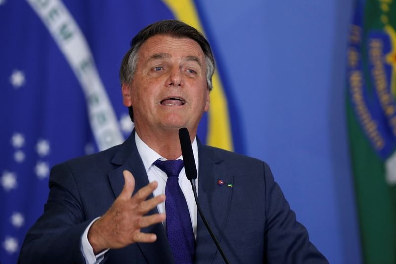 Bolsonaro afirma que país deve fechar ano com saldo de 3 milhões de novos empregos formais Bolsonaro afirma que país deve fechar ano com saldo de 3 milhões de novos empregos formais