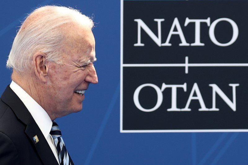Biden diz na Otan que defesa da Europa é “obrigação sagrada” Biden diz na Otan que defesa da Europa é “obrigação sagrada”