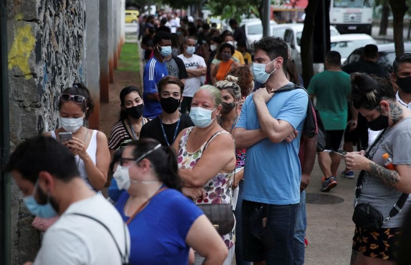 Brasil registra 112.286 novos casos de Covid, maior número desde junho Brasil registra 112.286 novos casos de Covid, maior número desde junho
