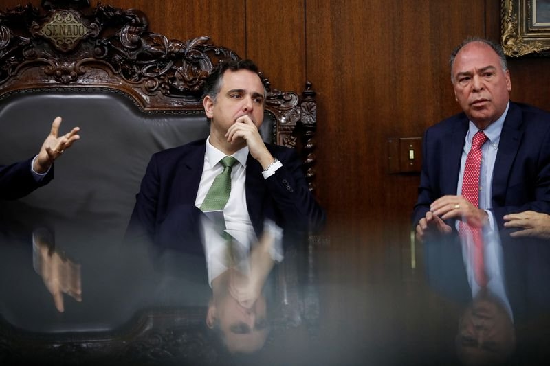 Relator da PEC dos Combustíveis adia apresentação de parecer para 3ª-feira Relator da PEC dos Combustíveis adia apresentação de parecer para 3ª-feira