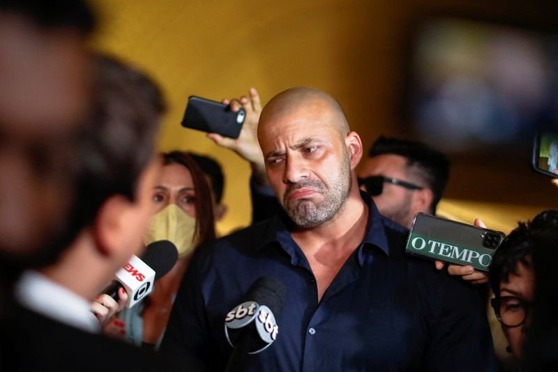 Oposição vai ao STF contra perdão de Bolsonaro a Daniel Silveira
